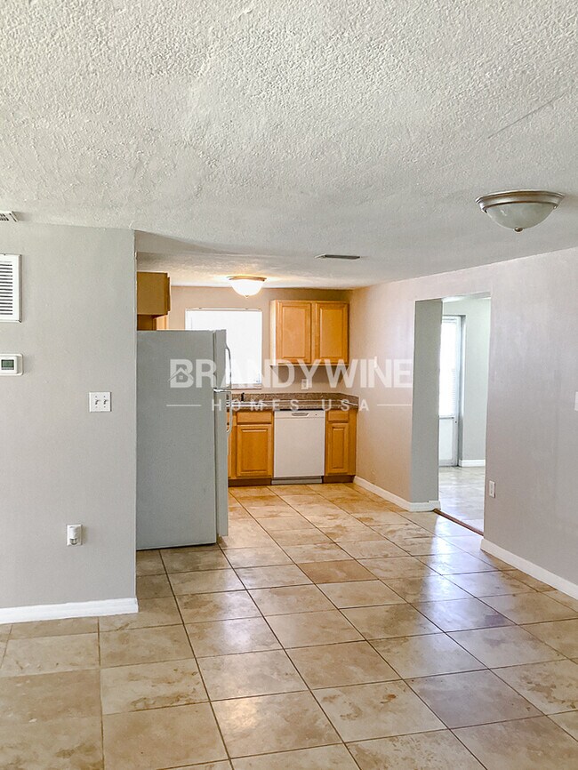 Building Photo - 7317 Oak Crest Dr