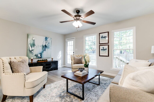 Building Photo - 15909 Dockside Ct