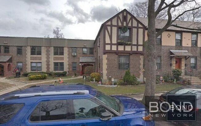 Building Photo - 2 bedroom in EAST ELMHURST NY 11370