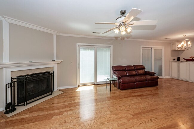 Building Photo - 2 Bedroom 1 Bath Condo in The Park at Rive...