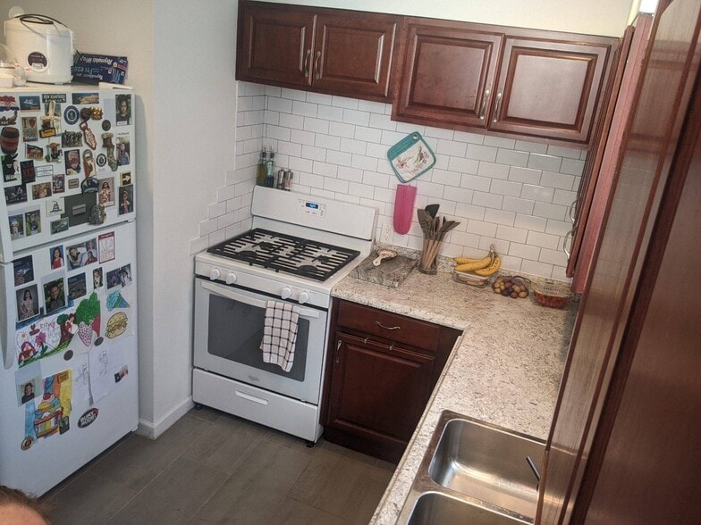 Kitchen - 55 Donaldson Ave