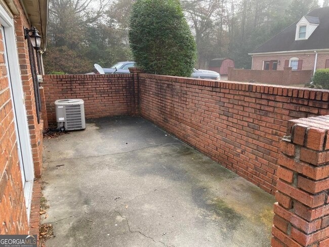 Building Photo - 859 Park Pl NE