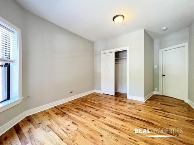 Building Photo - 2 bedroom in CHICAGO IL 60640