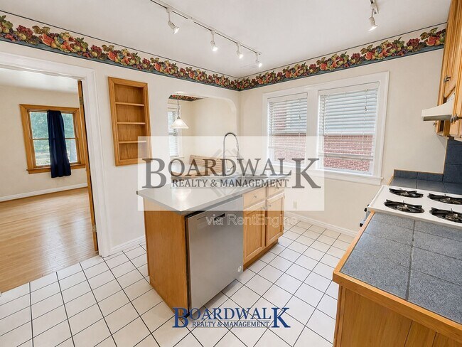 Building Photo - 738 S 1300 E