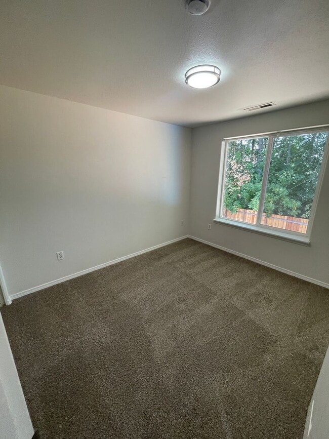 Building Photo - 315