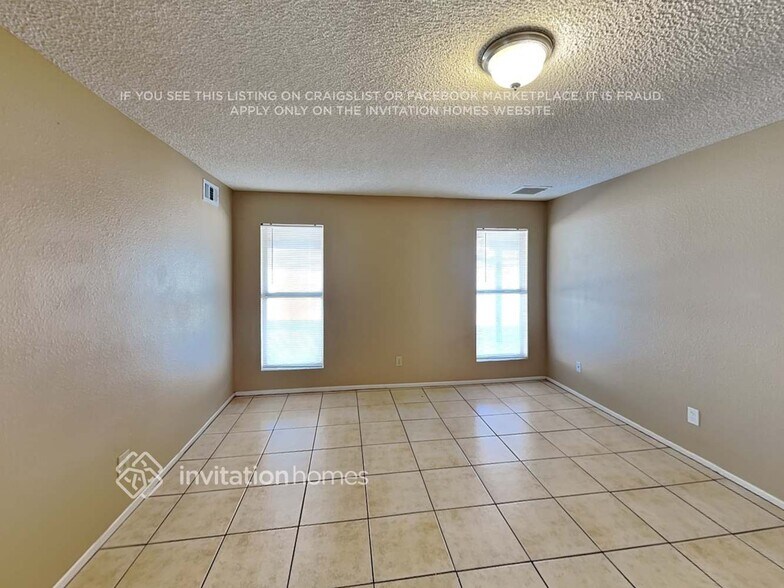 Building Photo - 4437 N 102nd Way