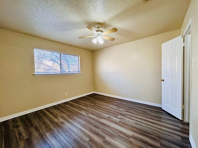 Building Photo - 9219 Kempler Dr