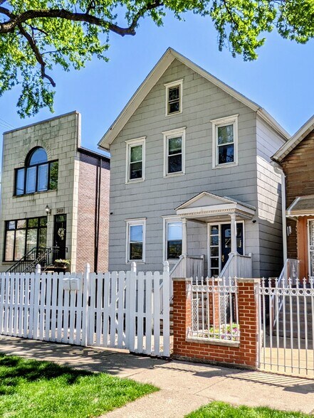 Primary Photo - 2417 W Palmer St