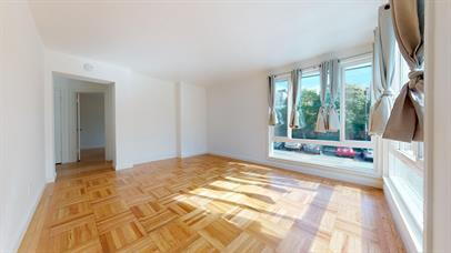 Building Photo - Beautiful 2 Bedroom 1.5 Bathroom with a Ga...