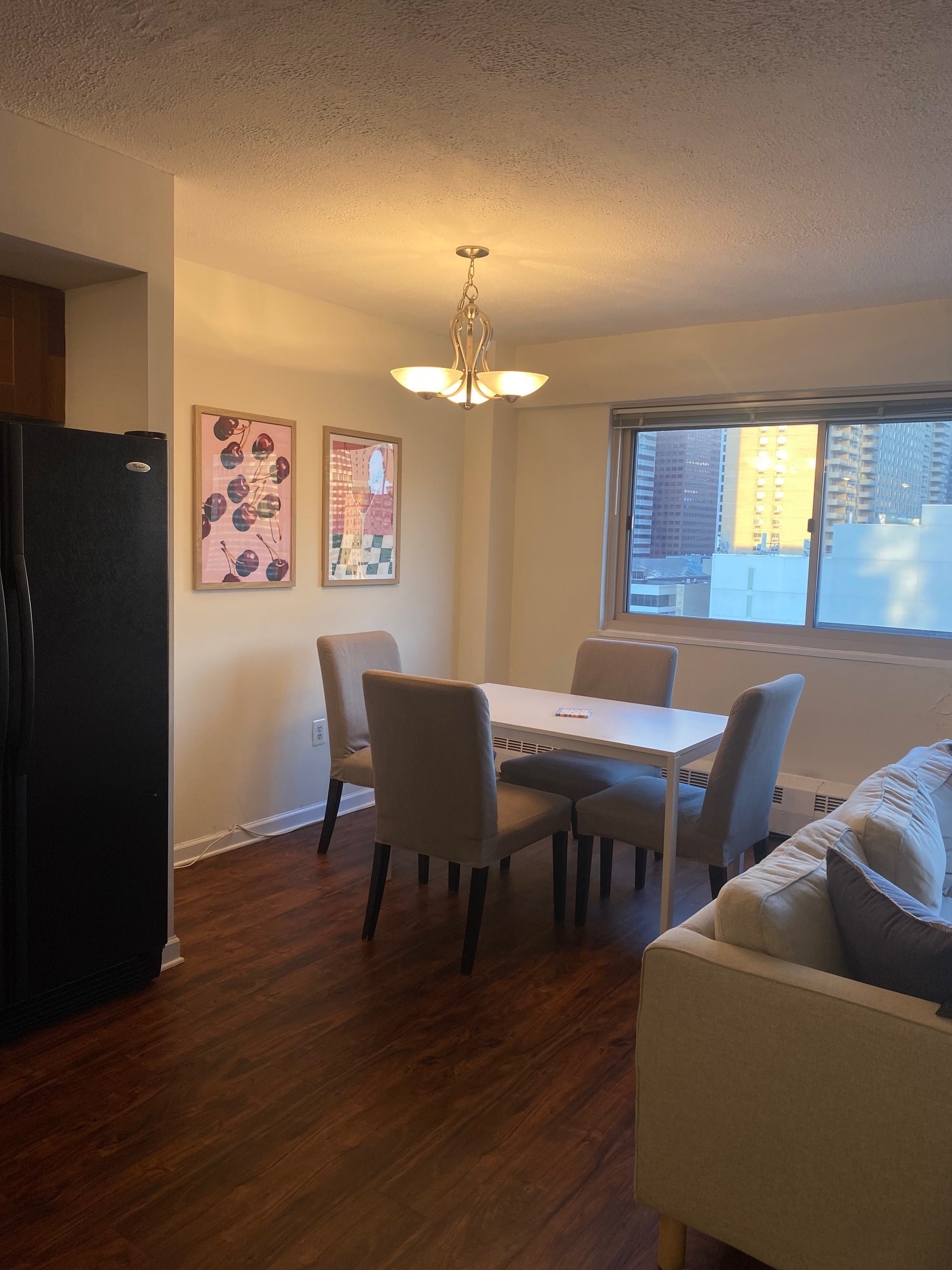 Dining area - 2101 Chestnut St
