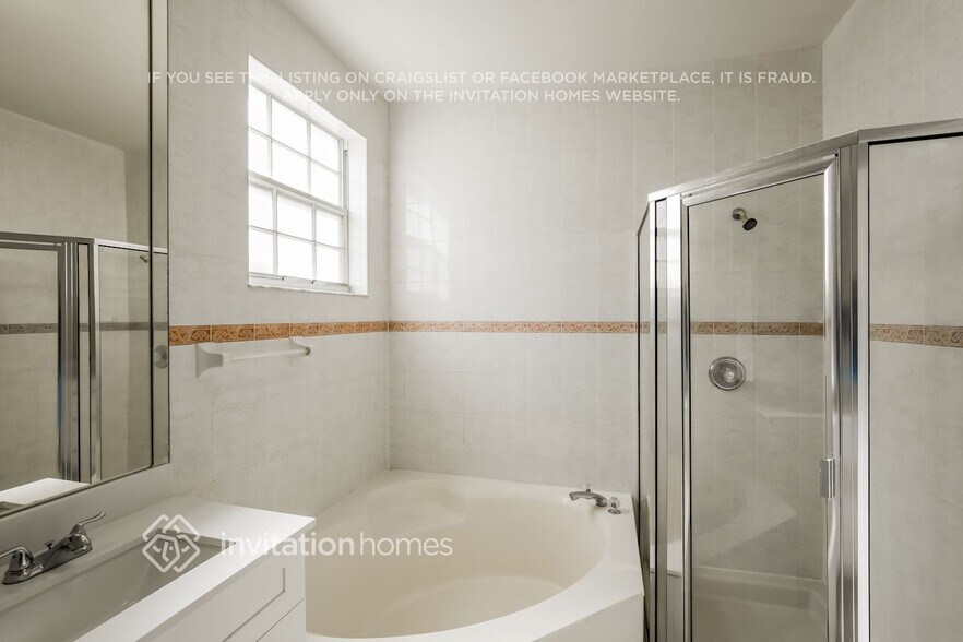 Building Photo - 9741 SW 161st Pl