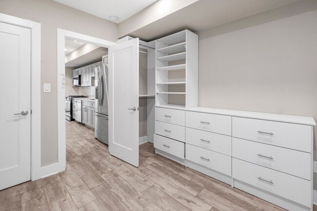 Building Photo - Lovely 1 BR/1.5 BA Condo in Columbia Heights!