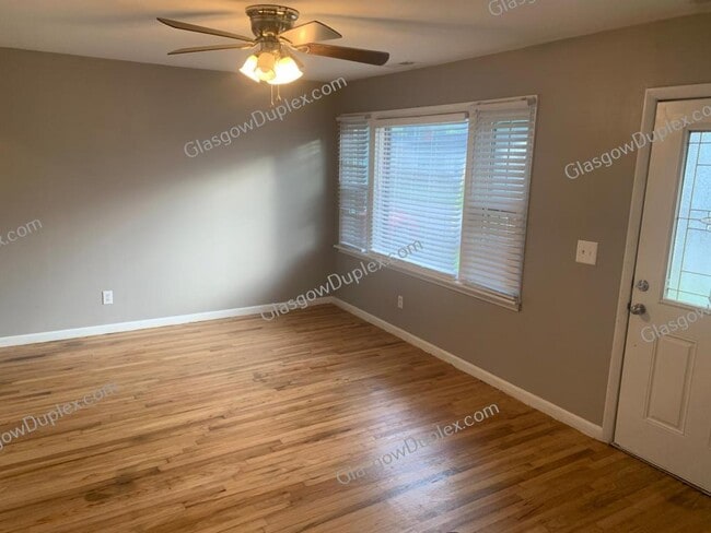 Building Photo - 215 Marion Dr