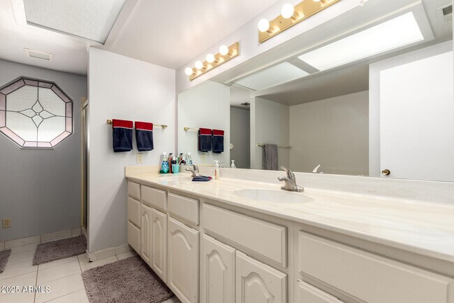 Building Photo - 6526 N 37th St