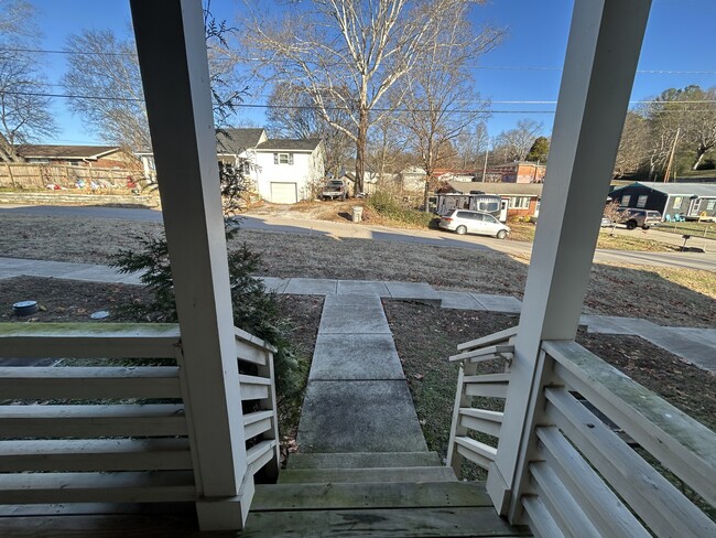 Building Photo - 222 Jasmine Row