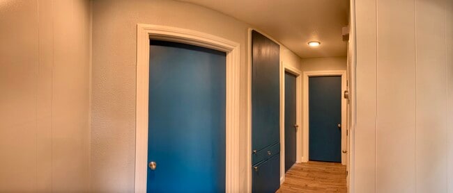 Building Photo - 1300 Barnes Ave