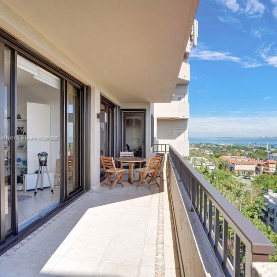 Building Photo - 151 Crandon Blvd