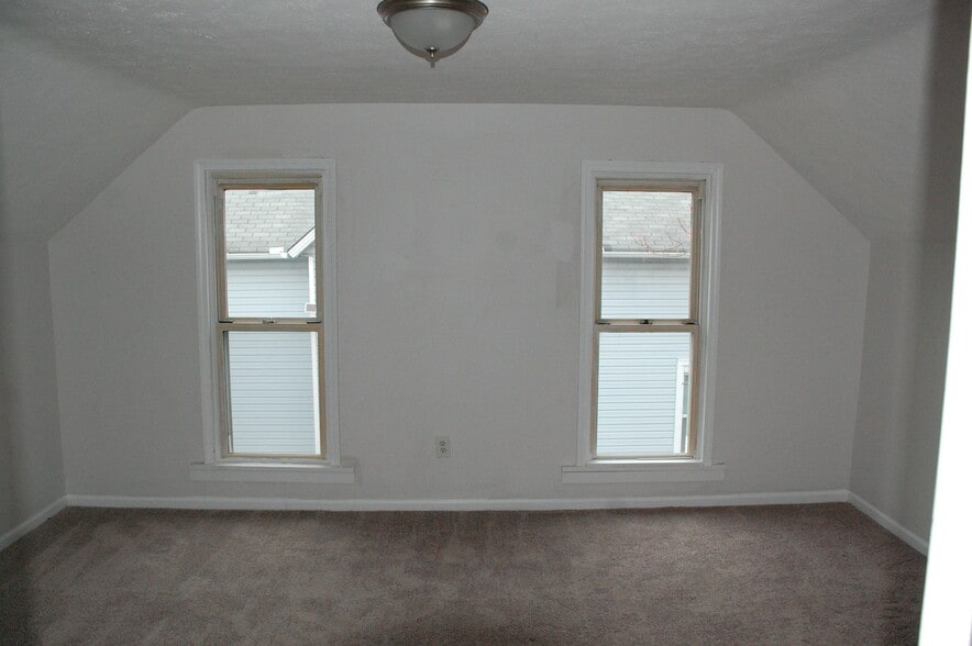 Building Photo - 575 W 13th St