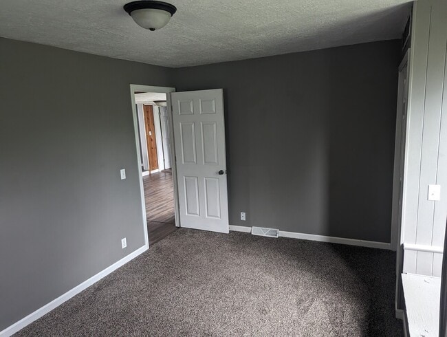 Building Photo - 99 N Gamble St