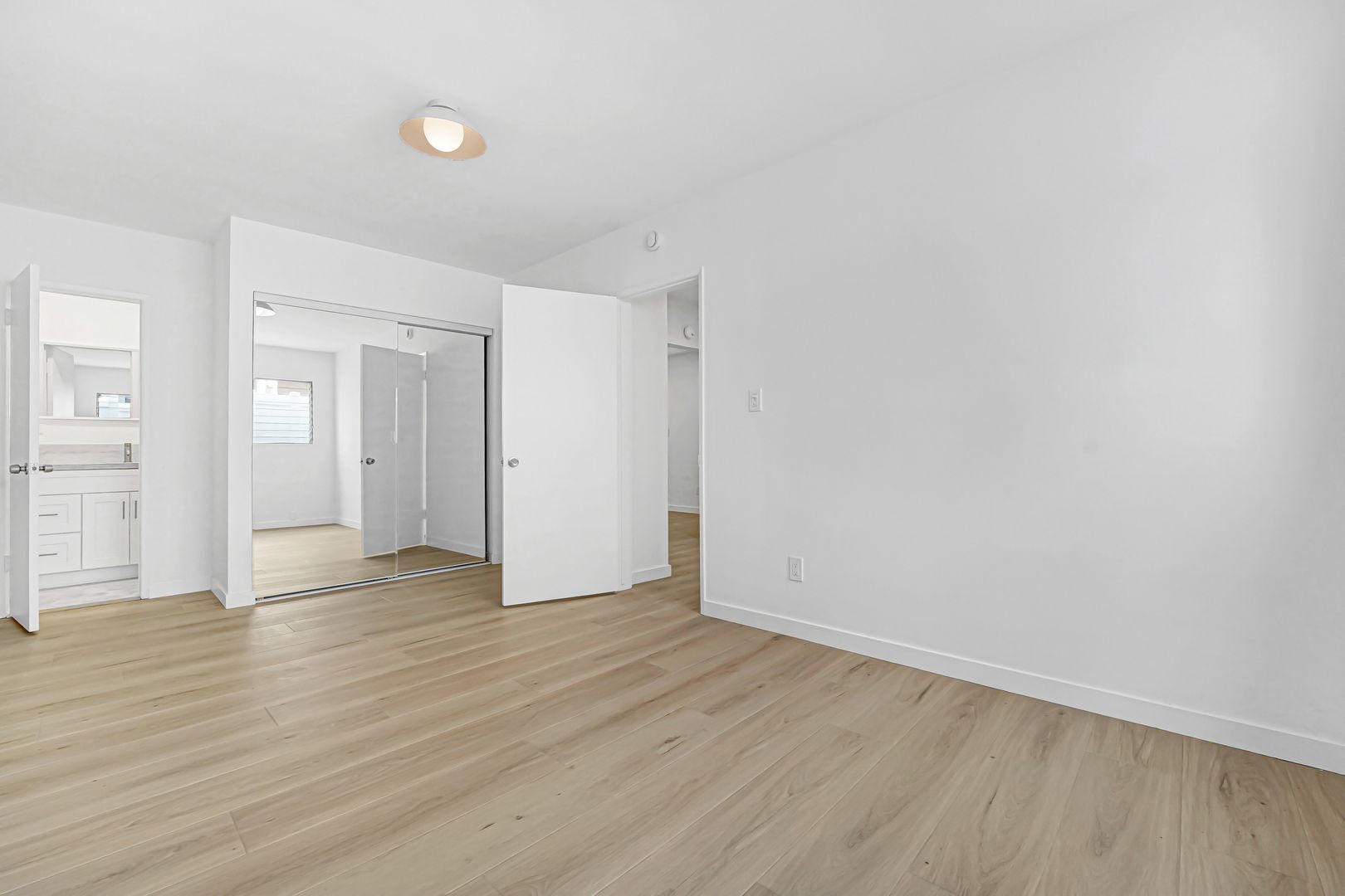 Building Photo - 1241 9th St