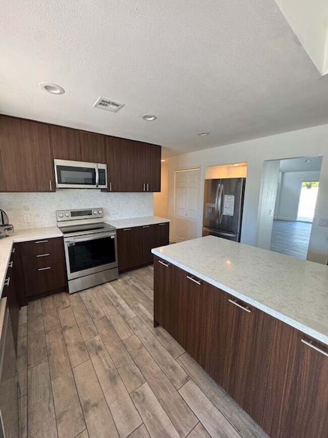 Building Photo - Welcome to your Palm Springs Retreat!