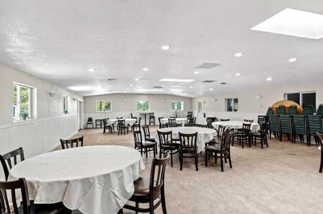 Building Photo - 16451 Golf Rd