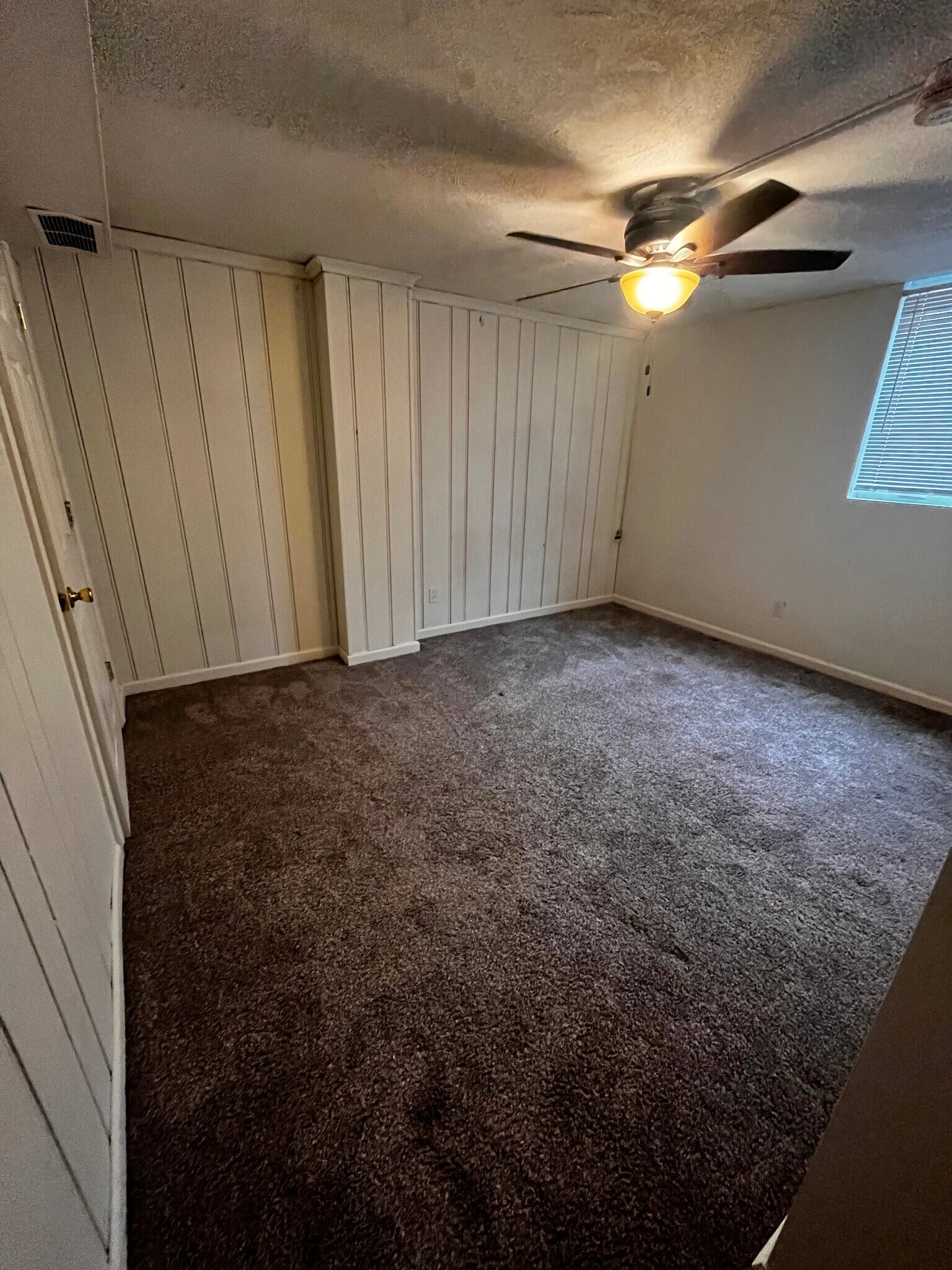 Building Photo - 137 Wrenwood Ln