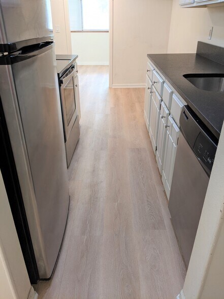 Kitchen - 805 29th St