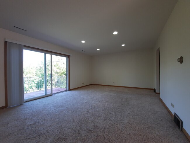 Building Photo - 1450 Wing St