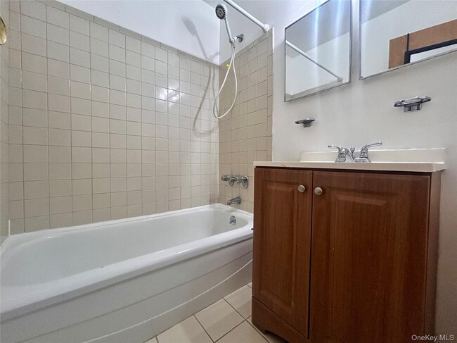 Building Photo - 9 Wyndover Woods Ln