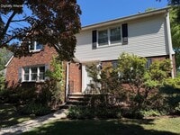 Building Photo - 320 Boulevard