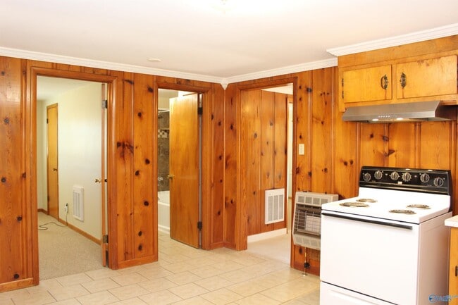 Building Photo - 152 Clutts Rd