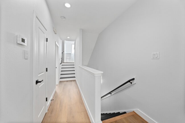 Building Photo - 2315 McIlhenny St