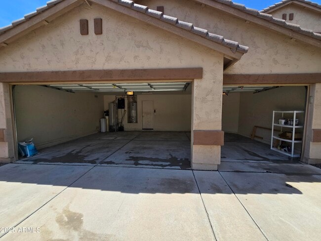 Building Photo - 223 W Pelican Dr