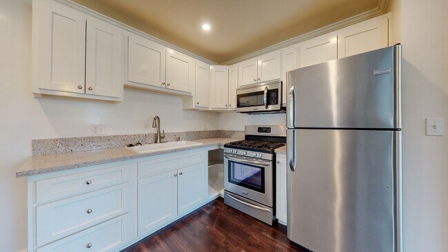 Building Photo - 1711-1713 Redondo Blvd