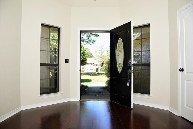 Building Photo - 116 Baywind Dr