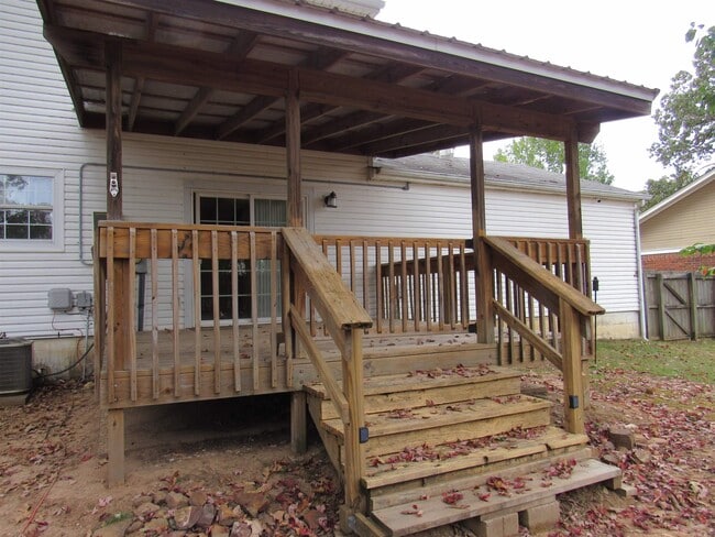 Building Photo - 303 Merganzer Dr