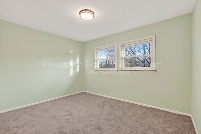 Building Photo - 437 Lancashire Rd