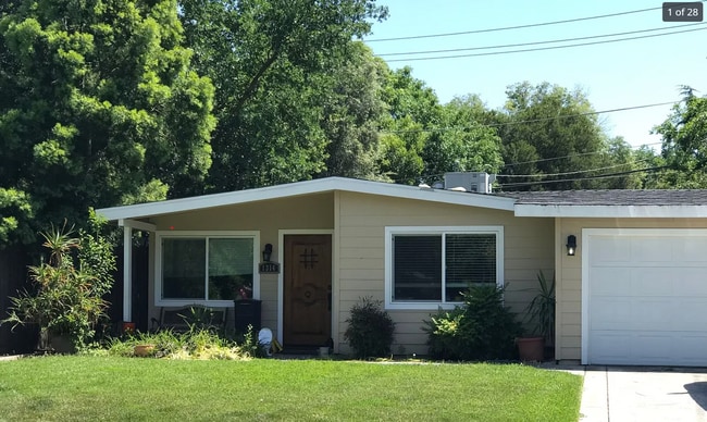 Building Photo - Fall Rental 4-bedroom, 1.5-bathroom