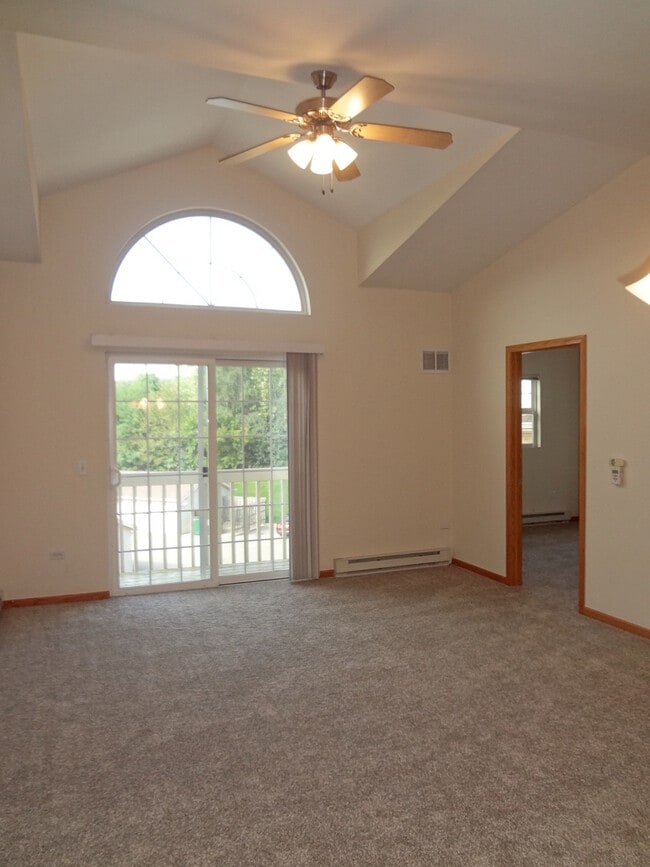 Building Photo - 1412 W Clear Water Cir