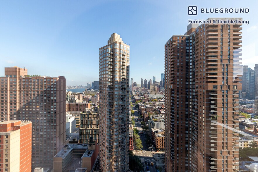 Building Photo - 561 10th Ave