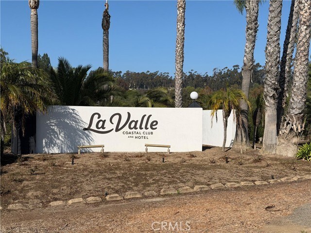 Building Photo - 15999 Via De Las Palmas