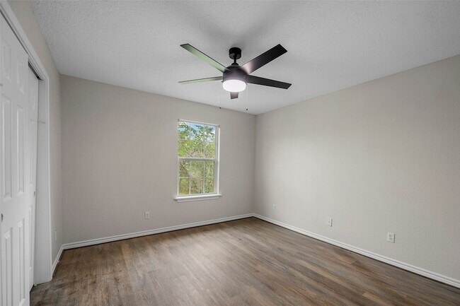 Building Photo - 3718 Treasure Island Dr