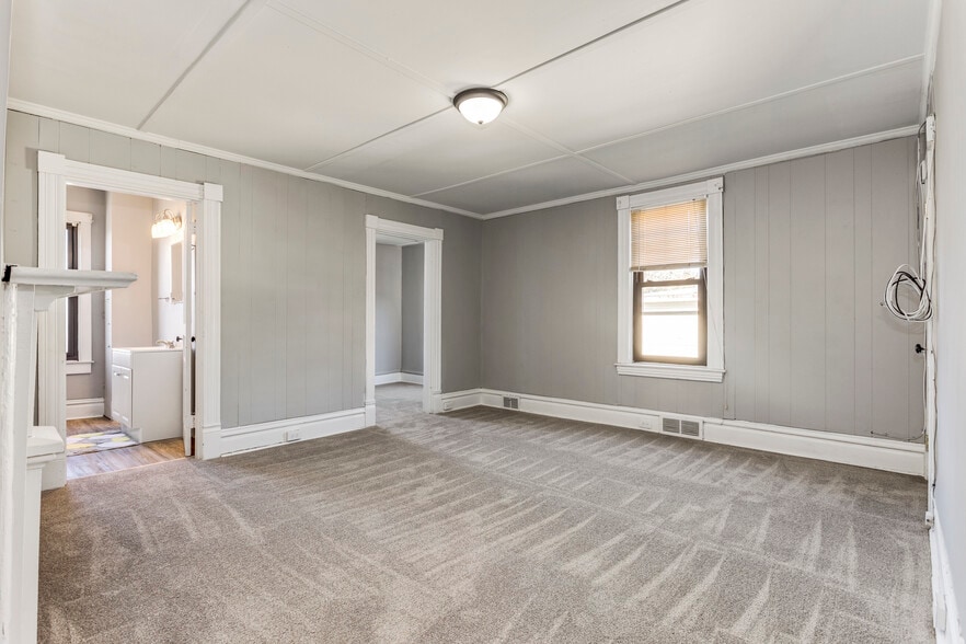 Building Photo - 1622 Westmont Ave