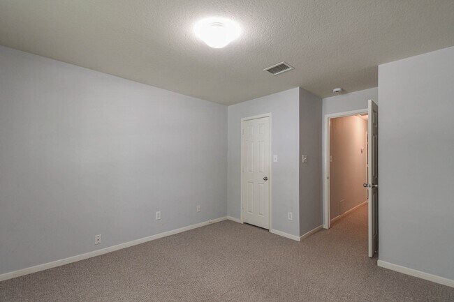 Building Photo - 430 Spindle Ridge Dr