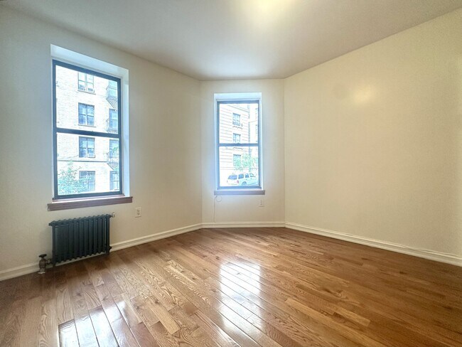 Building Photo - 610 W 150th St