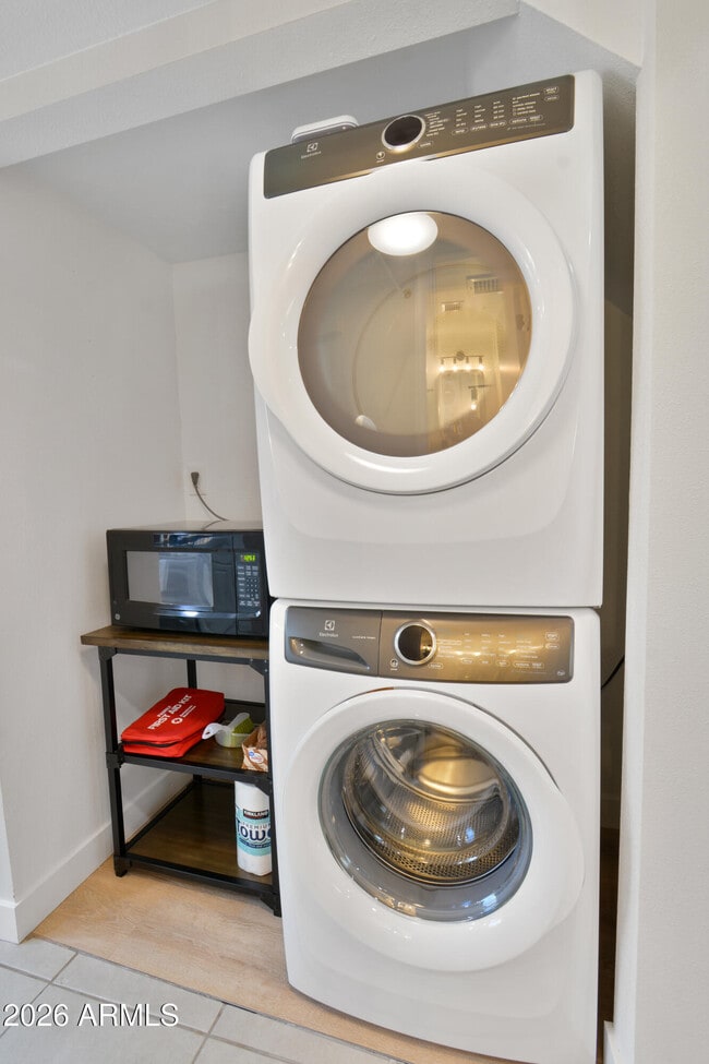 Building Photo - 5909 N 81st St