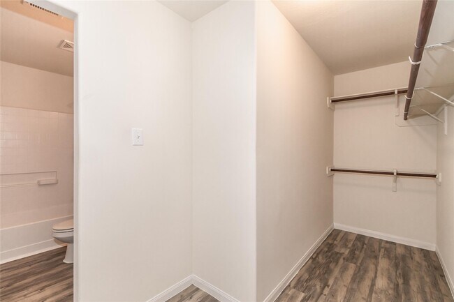 Building Photo - 5456 Quail Cove Ln