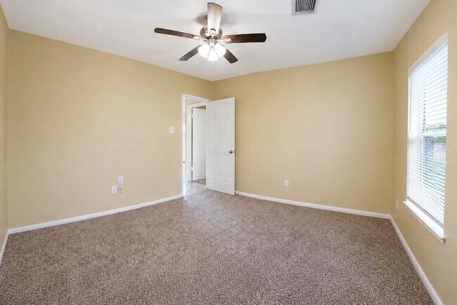 Building Photo - 24106 Broken Bow Ln