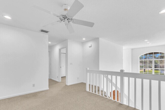 Building Photo - 479 Tequesta Dr